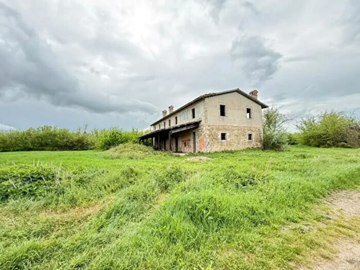 Casa con 6 locali in vendita in Frazione Tordandrea, Assisi