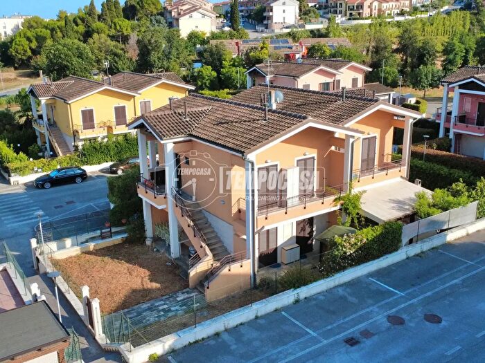 Appartamento trilocale in vendita in Via Rodolfo Tambroni, Porto Recanati