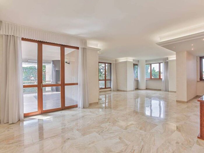 Appartamento quadrilocale in affitto in Residenza Andromeda, Milano Due, Segrate