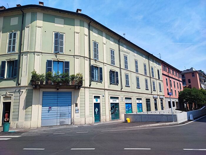 Appartamento trilocale in vendita in Viale Trento Trieste, Lodi