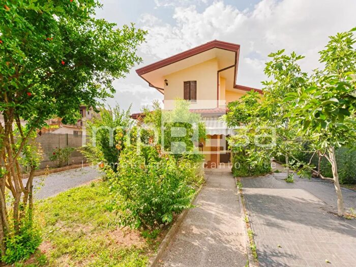 Casa con 6 locali in vendita in Via Borgo dei Nobili, Godega Di Sant'Urbano