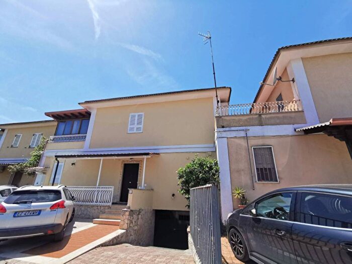 Casa con 5 locali in affitto in Via Ripuaria, Varcaturo, Giugliano in Campania