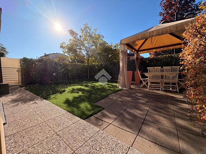 Appartamento trilocale in vendita in Via Cesare Vicinelli, Budrio