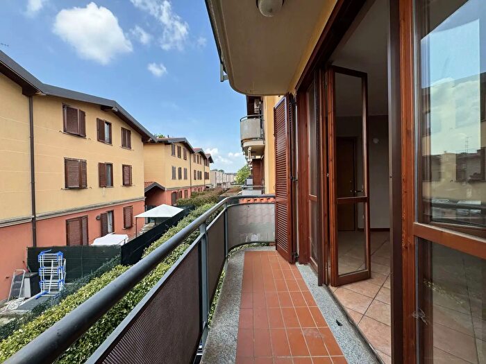 Appartamento quadrilocale in vendita in Via Montale, Limido Comasco