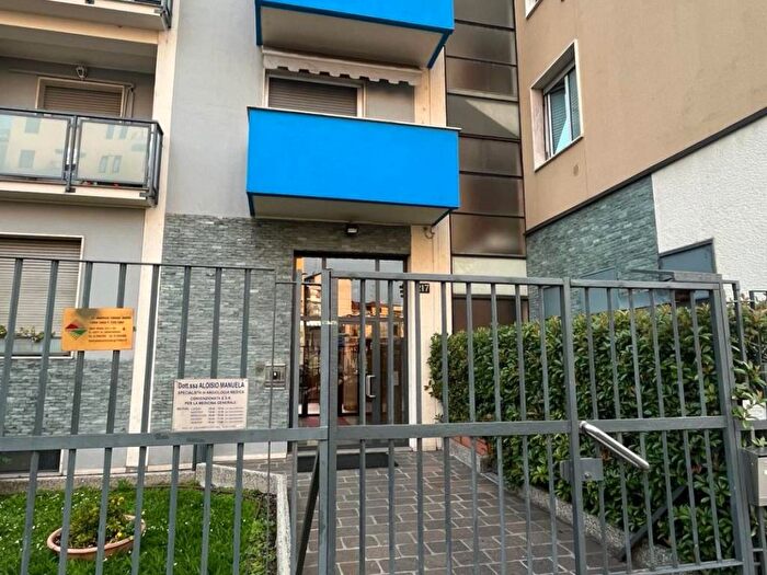 Appartamento bilocale in affitto in Via Francesco Primaticcio, Primaticcio, Milano