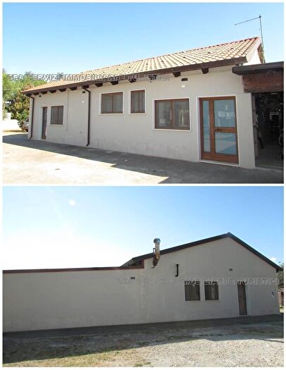 Casa con 6 locali in vendita in Pisticci