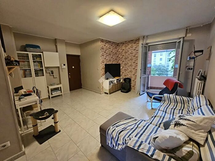 Appartamento trilocale in vendita in Via Demonte, Milano