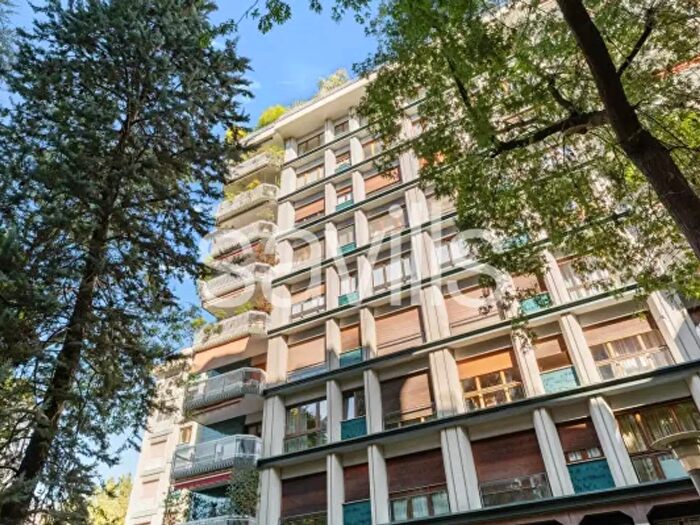 Appartamento con 5 locali in vendita in Via Frua a, Milano