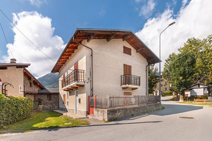 Appartamento trilocale in vendita in Borgata Paschero di Becetto, Sampeyre