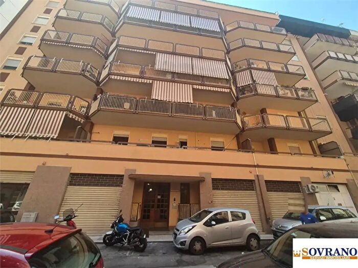 Appartamento trilocale in vendita in Palermo