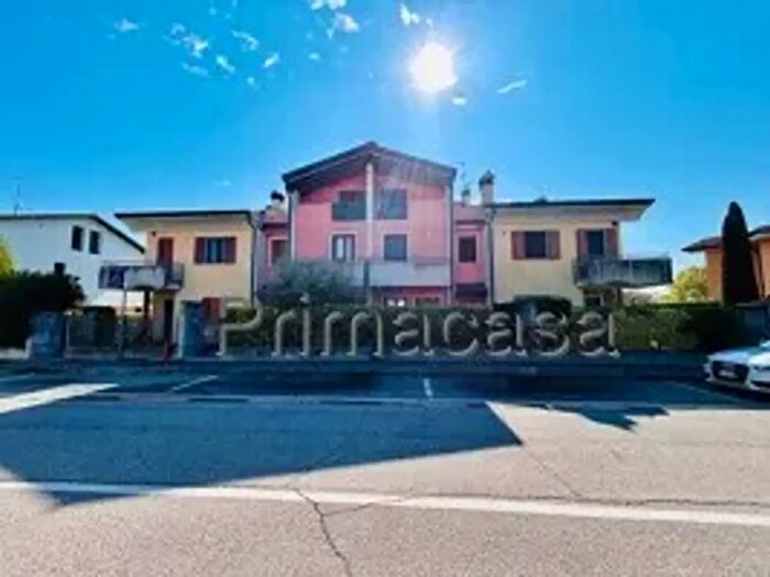 Casa con 6 locali in vendita in Corso Vittorio Emanuele, Villafranca Di Verona