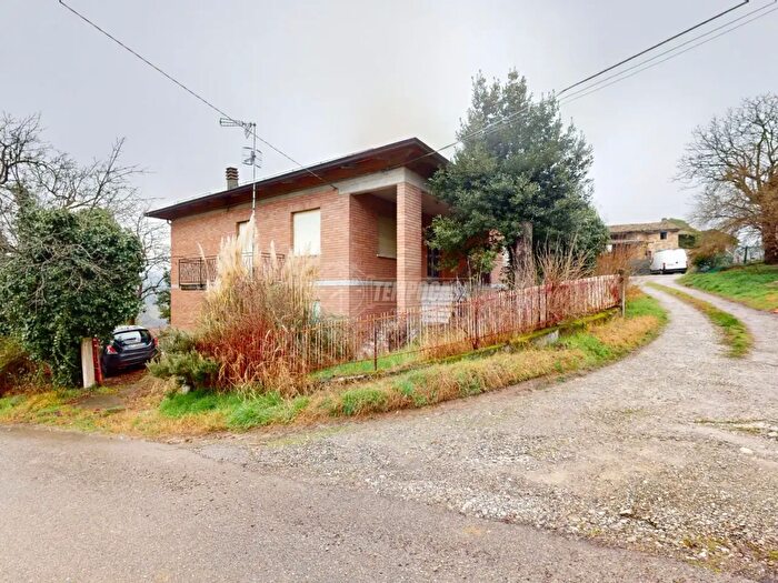Casa con 5 locali in vendita in Via Radici in Monte, Castellarano