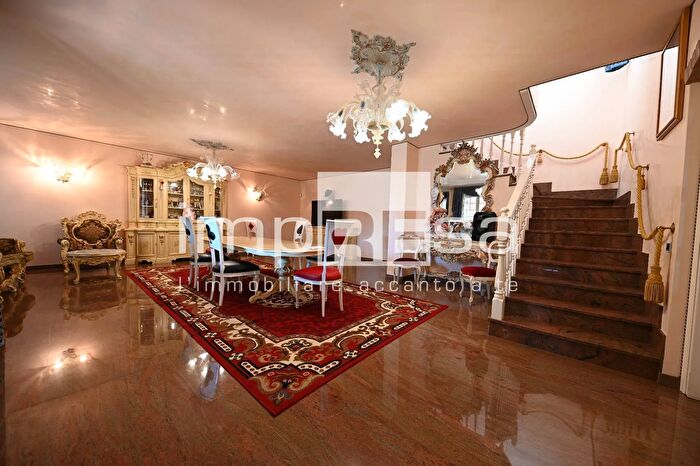 Casa con 6 locali in vendita in Via Livenza Paese, Paese