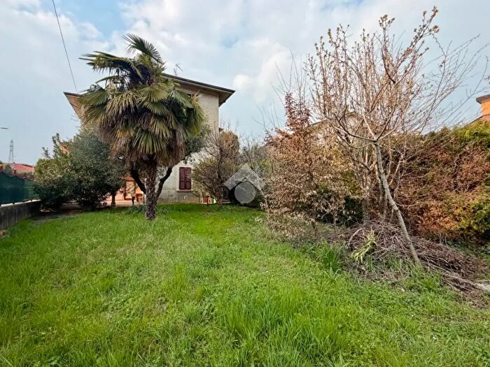 Appartamento trilocale in vendita in Via Roma, Solza