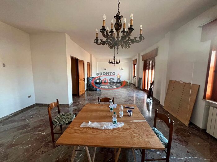 Casa con 9 locali in vendita in Marsala