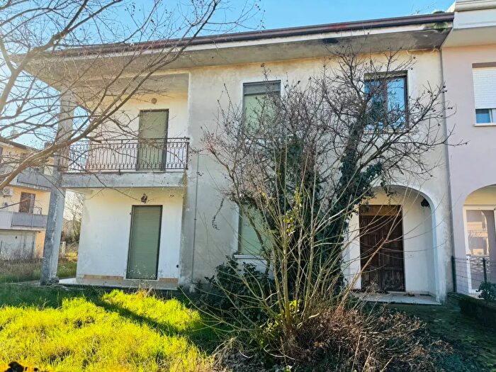 Casa quadrilocale in vendita in Via Orientamenti, Calvisano