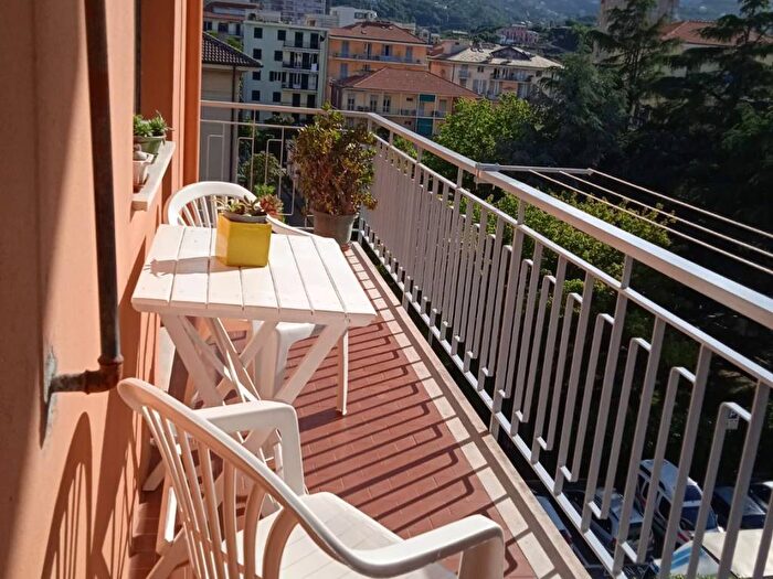 Appartamento trilocale in affitto in Corso Genova, Centro, Lavagna