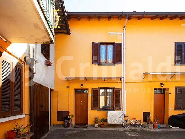 Case in Vendita e in Affitto - 2