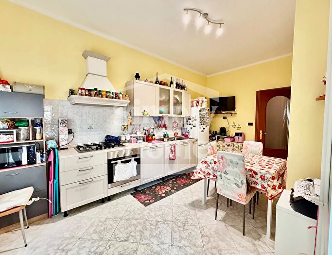 Appartamento trilocale in vendita in Via Vincenzo Monti, Orbassano