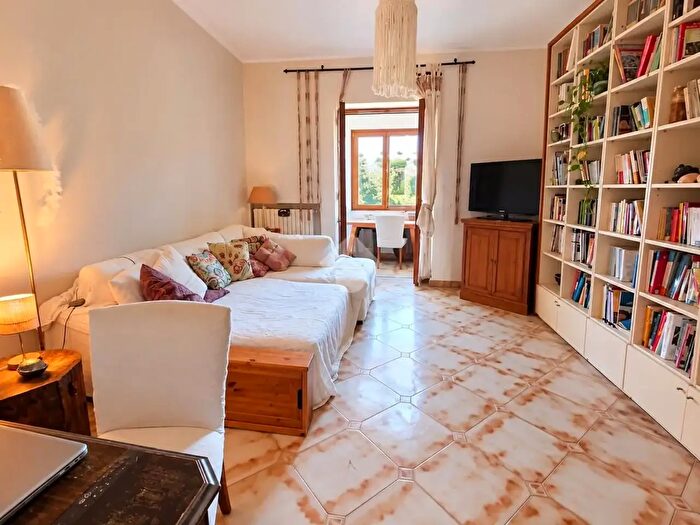 Appartamento quadrilocale in vendita in Via Vicinale Reggente, Napoli