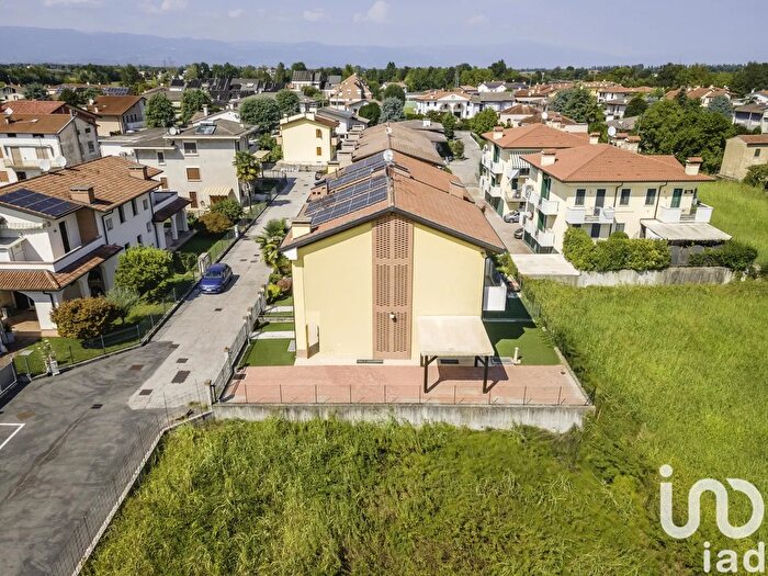 Casa con 8 locali in vendita in Via Monte San Michele, Quinto Vicentino