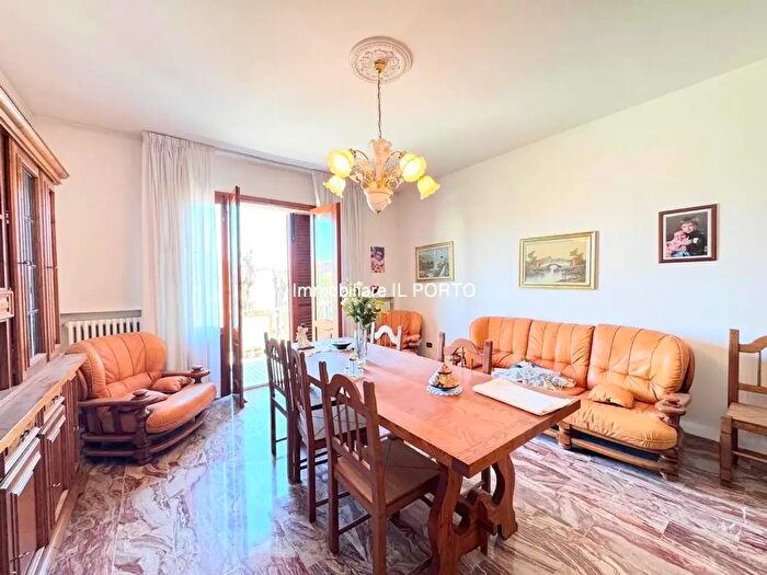 Appartamento con 5 locali in vendita in Comacchio