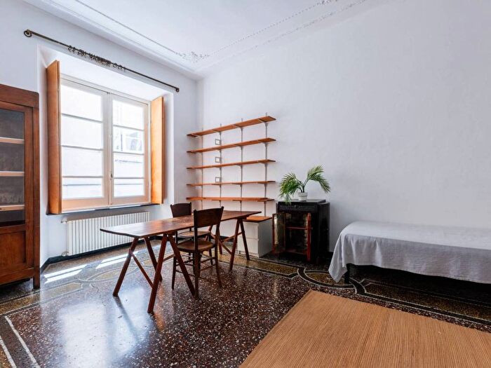 Appartamento trilocale in affitto in Via dei Giustiniani, Molo, Genova