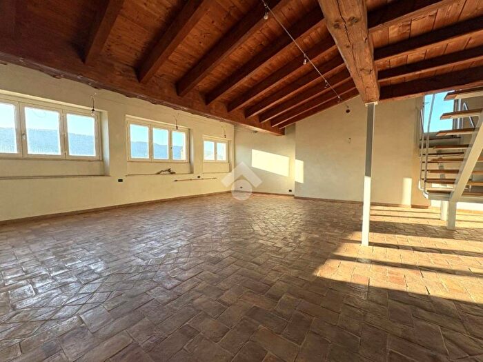 Appartamento trilocale in affitto in Via del Campanile, Centro, Narni