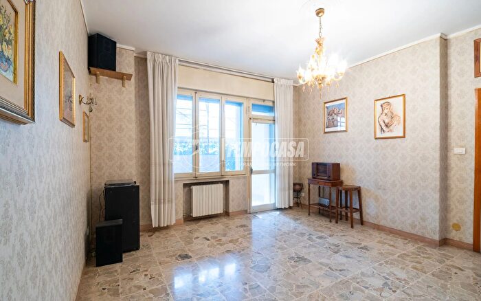 Appartamento quadrilocale in vendita in Piazza Europa, Ferrara