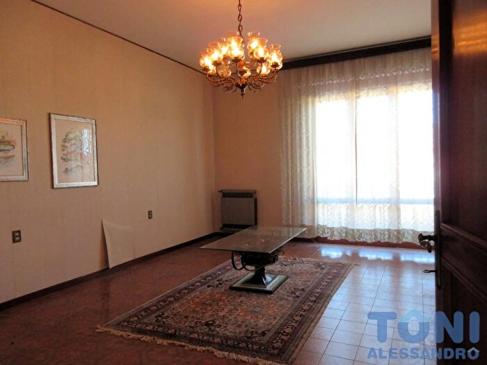 Appartamento con 7 locali in affitto in Empoli