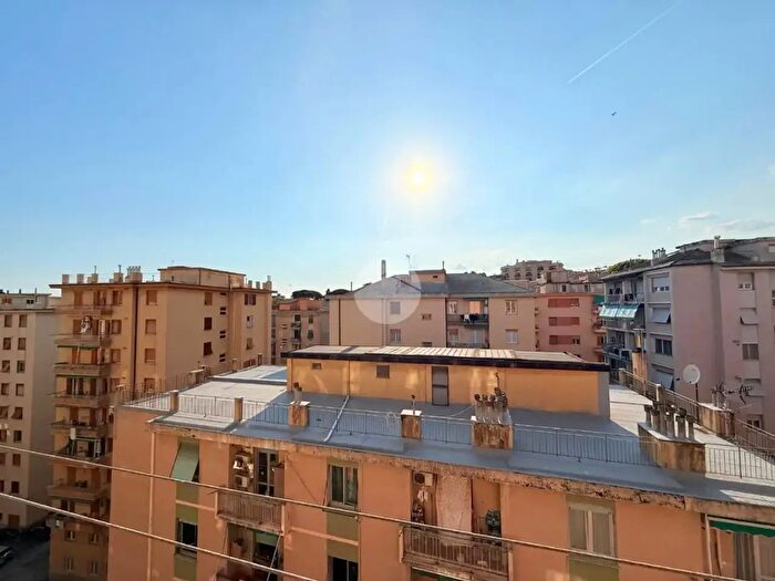 Appartamento quadrilocale in vendita in Via Giovanni aMolfino, Genova