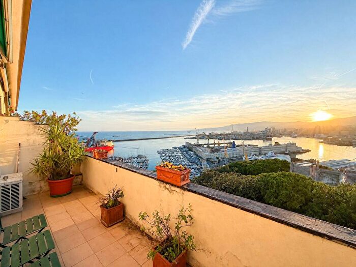 Casa con 6 locali in affitto in Carignano, Genova