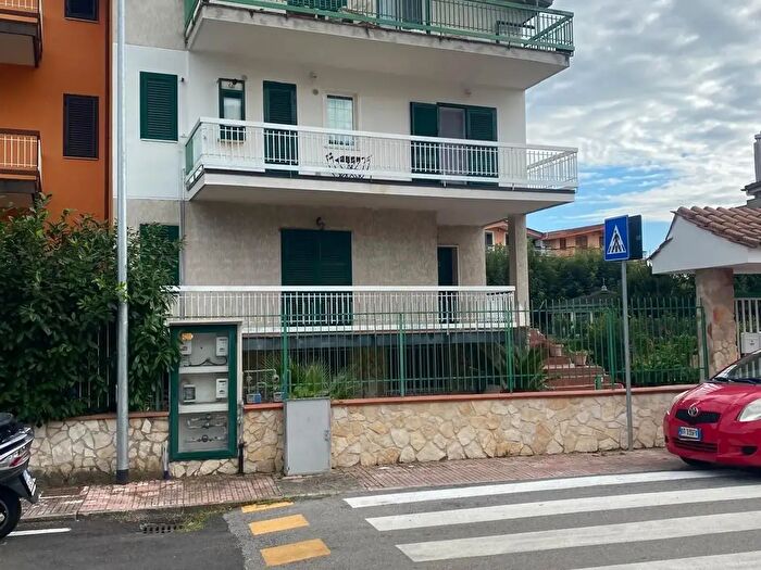 Casa con 7 locali in vendita in Via Padova, Battipaglia