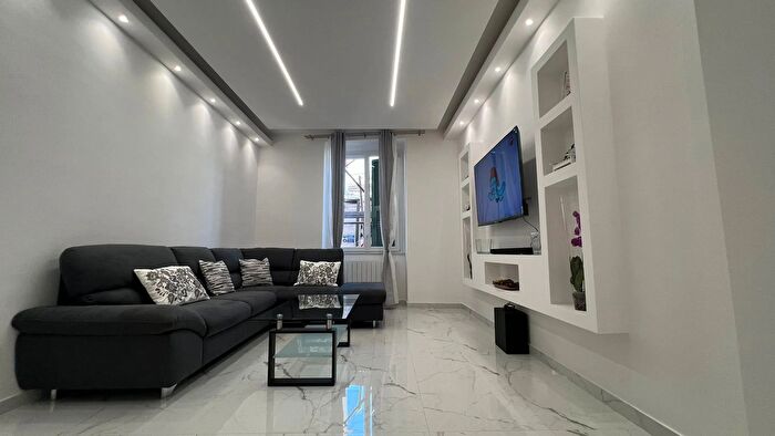 Appartamento con 6 locali in vendita in Via Bobbio, Genova