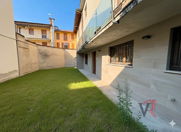 Casa trilocale in vendita in Via Silvio Pellico, Bagnolo Mella