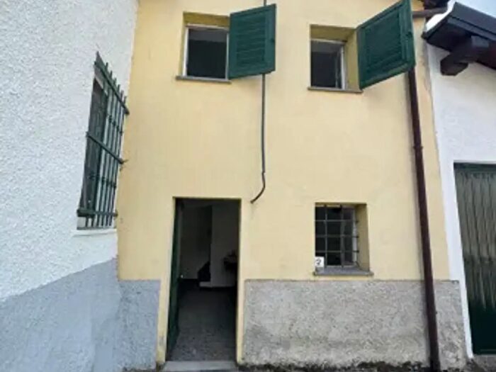 Casa trilocale in vendita in Via Maggio, Borghetto Di Borbera