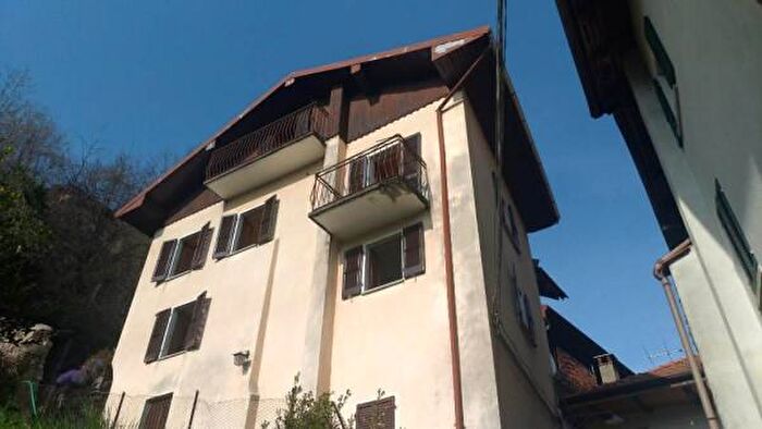 Casa con 6 locali in vendita in Via Zucca, Arola