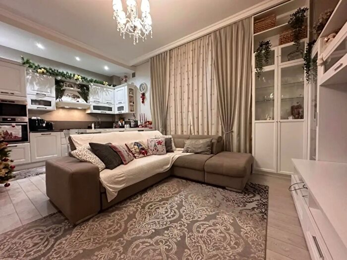 Appartamento con 5 locali in vendita in Collesalvetti