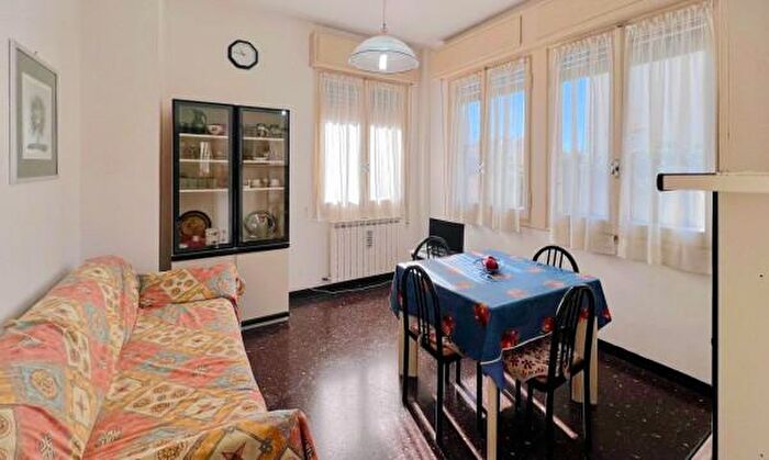 Appartamento trilocale in vendita in Via Giovanni Bosco, Varazze