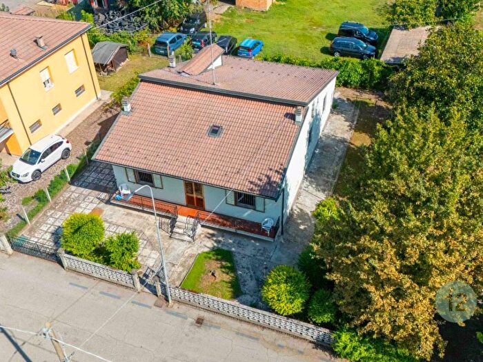 Casa quadrilocale in vendita in VIA PIETRO MASCAGNI, Centro, Campagnola Emilia
