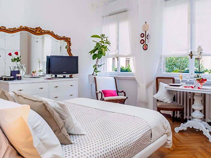 Appartamento bilocale in affitto in Via Giulio Ceradini, Plebisciti Susa, Milano