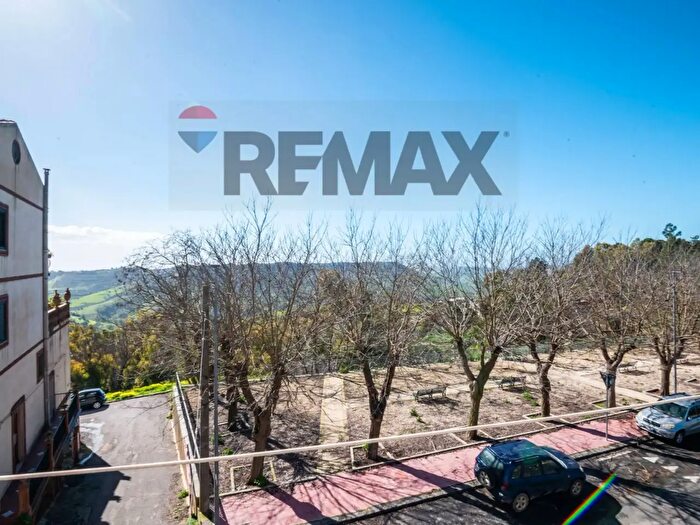 Appartamento bilocale in vendita in Via Stazione Isolamento B, Caltagirone