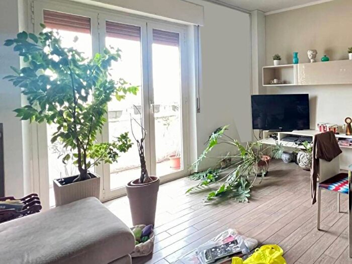 Appartamento quadrilocale in affitto in Via Camillo Rondani, Centro Storico, Parma