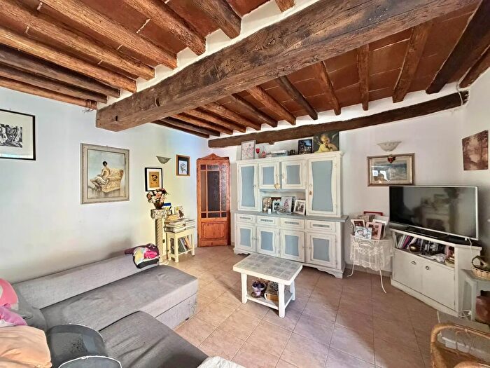 Casa con 9 locali in vendita in Pistoia