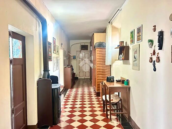 Appartamento trilocale in vendita in Via Regina, Domaso