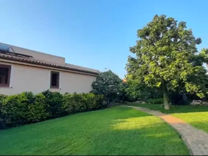 Casa con 6 locali in vendita in Viale Mediterraneo, Petrosino