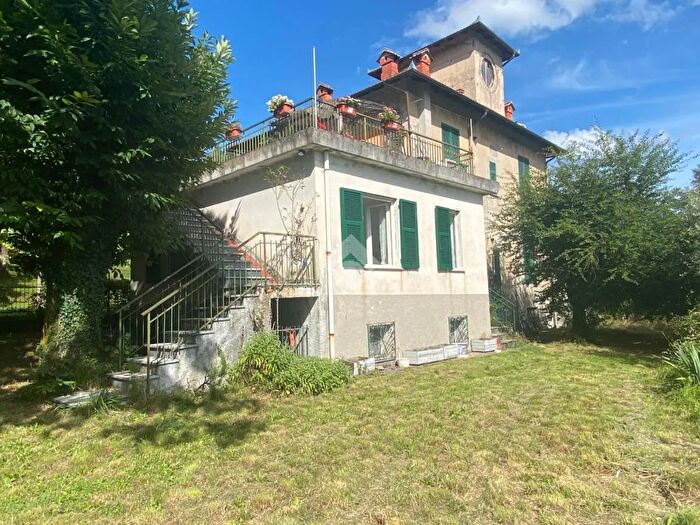 Appartamento con 5 locali in vendita in Via Casettana, Casella