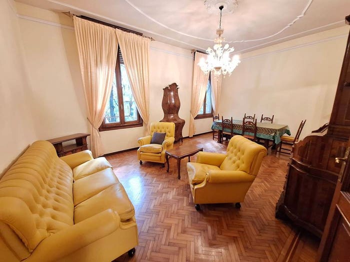 Appartamento con 5 locali in affitto in Via Giuseppe Andreoli, Viali, Modena