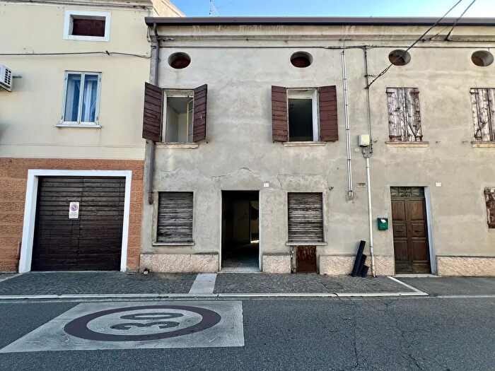 Casa trilocale in vendita in Via Corrubio, Legnago