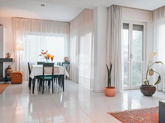 Casa trilocale in vendita in Via Venezia, Sabaudia